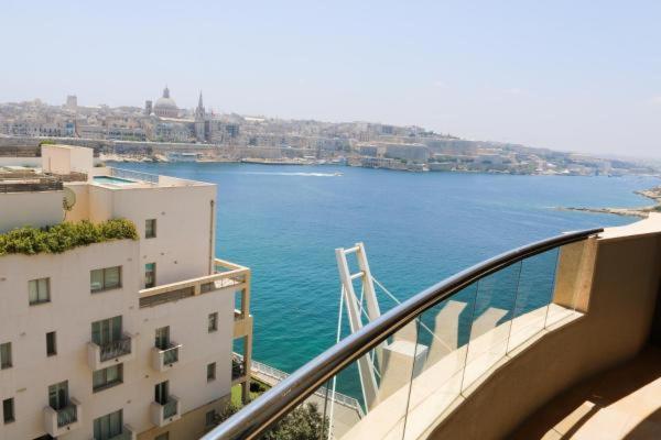 The Seafront Tower Hostel Σλιέμα Εξωτερικό φωτογραφία