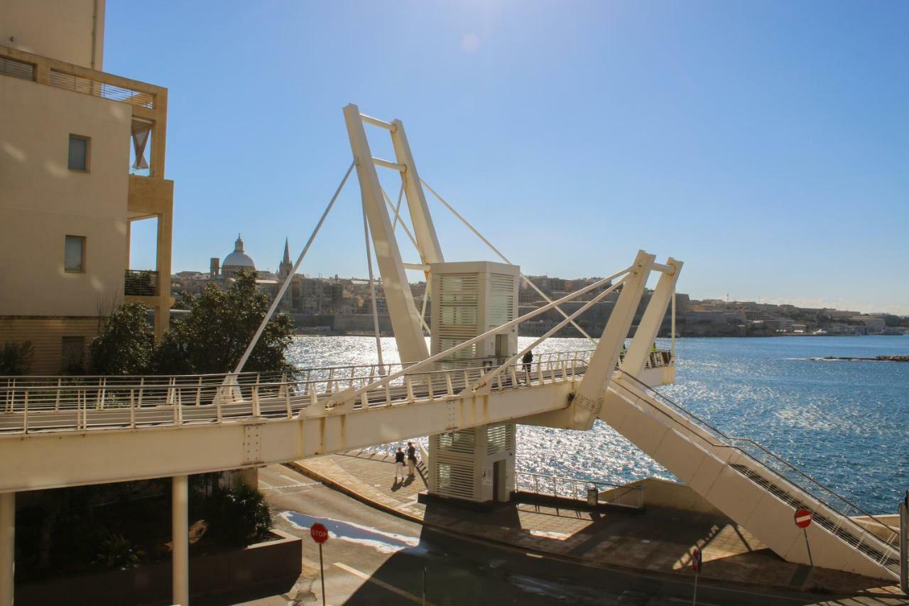 The Seafront Tower Hostel Σλιέμα Εξωτερικό φωτογραφία